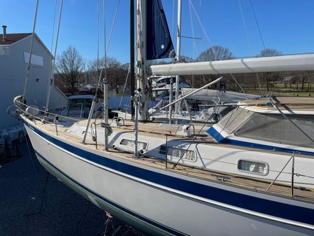 Hallberg-Rassy 54 image