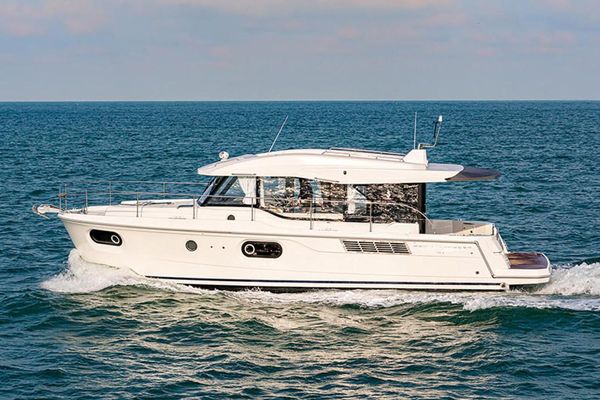 Beneteau America Swift Trawler 41 Sedan - main image