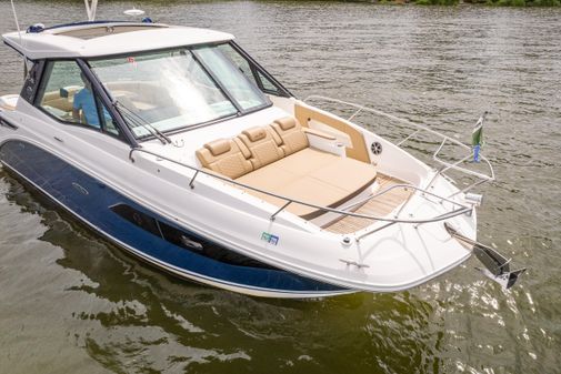 Sea Ray 320 image