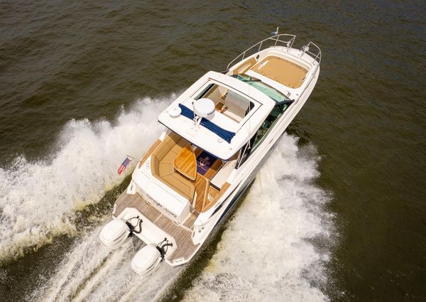 Sea Ray 320 image