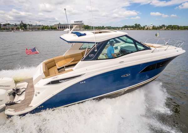 Sea Ray 320 image