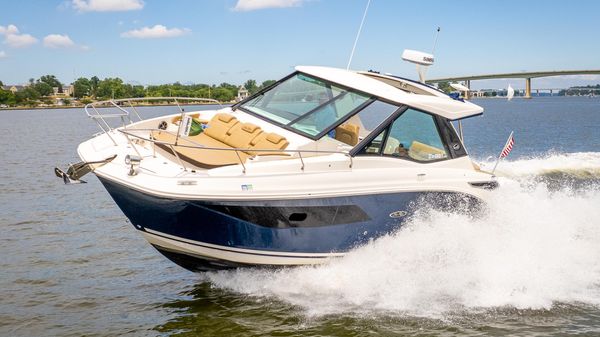 Sea Ray 320 