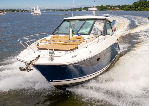 Sea Ray 320 image