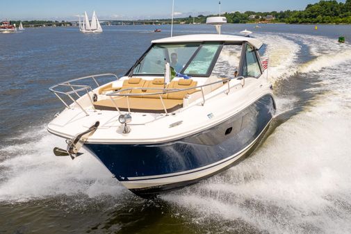 Sea Ray 320 image