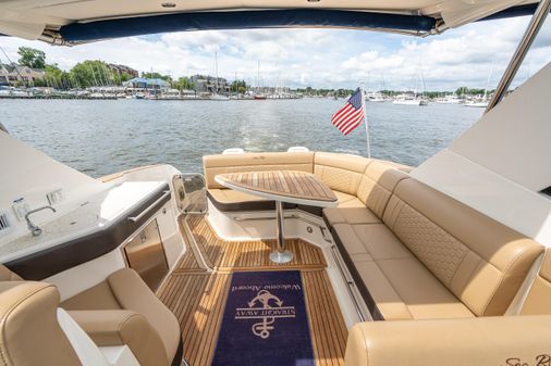 Sea Ray 320 image