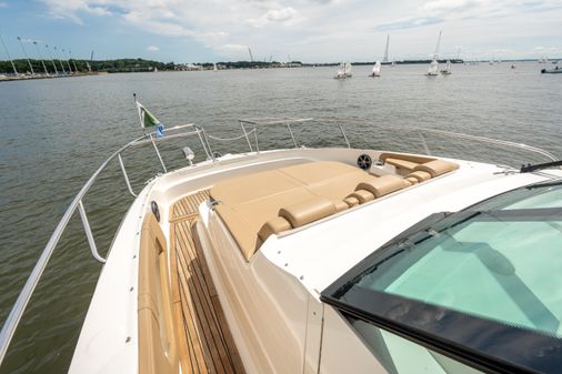 Sea Ray 320 image