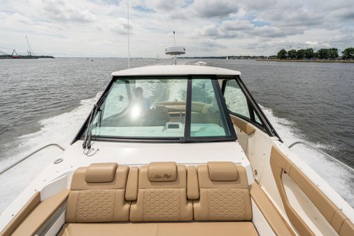 Sea Ray 320 image