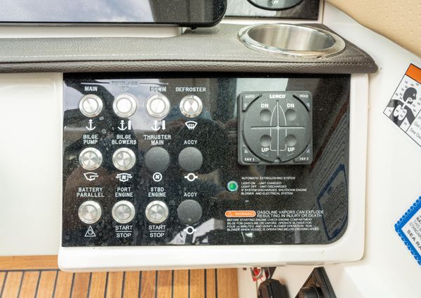 Sea Ray 320 image