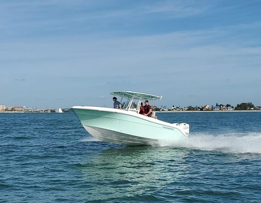 Aquasport 2500 Center Console - main image