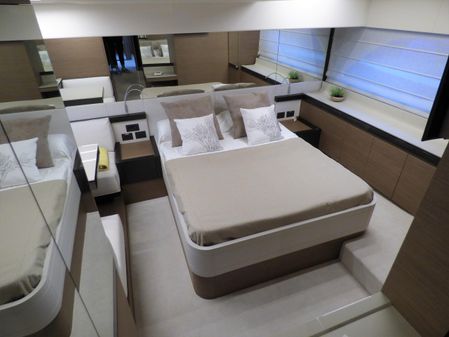 Ferretti Yachts 550 image