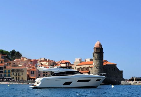 Ferretti Yachts 550 image