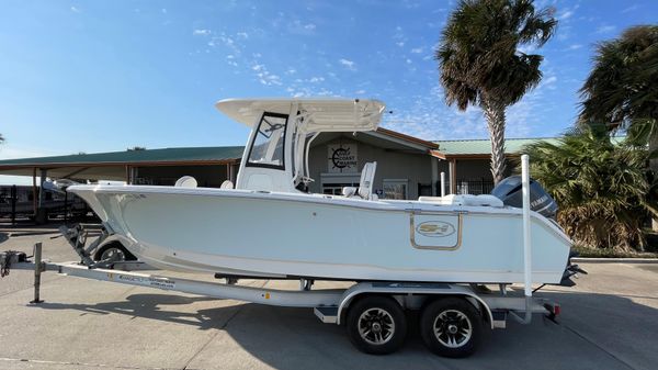 Sea Hunt Ultra 255 SE