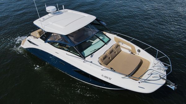 Sea Ray 320 Sundancer image