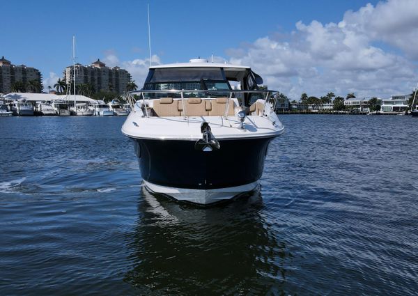 Sea Ray 320 Sundancer image