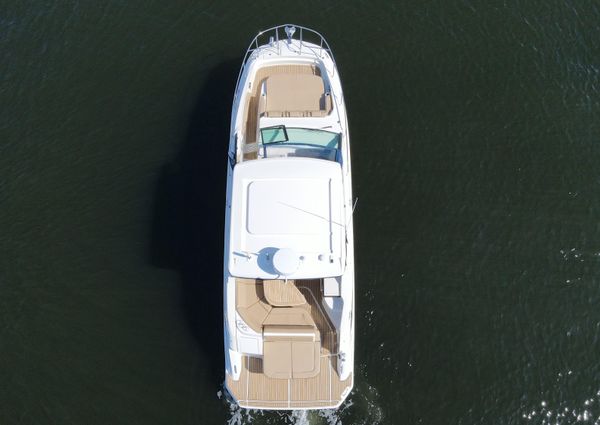 Sea Ray 320 Sundancer image