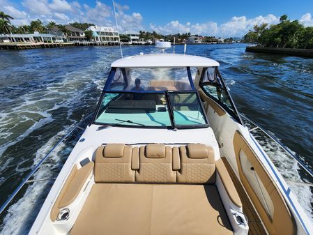 Sea Ray 320 Sundancer image