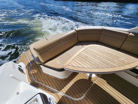 Sea Ray 320 Sundancer image