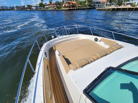 Sea Ray 320 Sundancer image