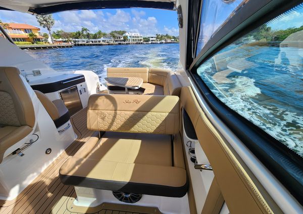 Sea Ray 320 Sundancer image