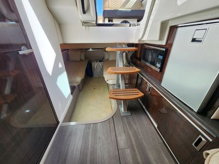 Sea Ray 320 Sundancer image