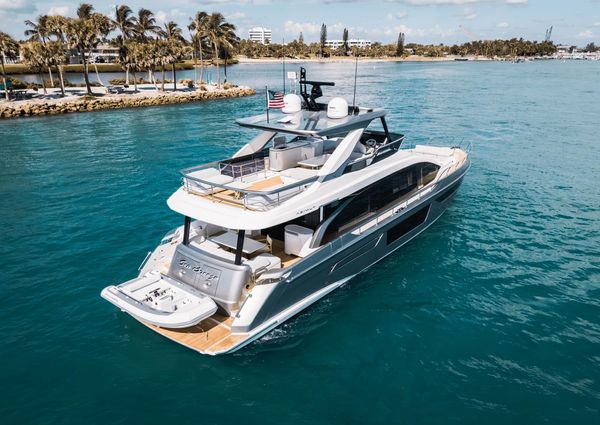 Azimut 68 image