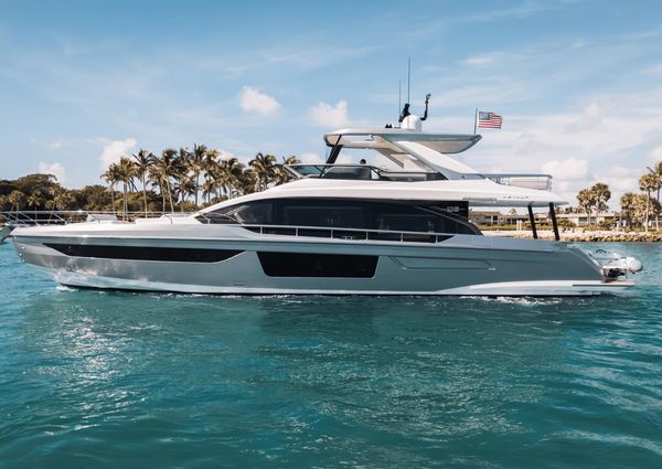 Azimut 68 image