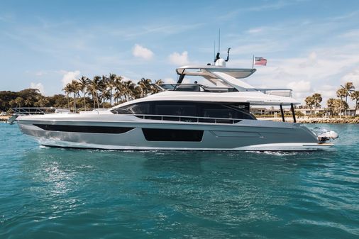 Azimut 68 image