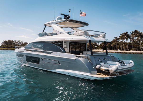 Azimut 68 image