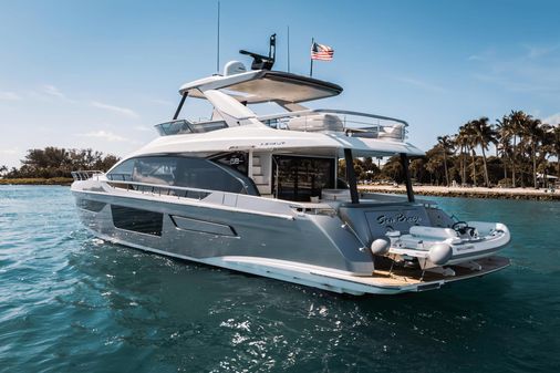 Azimut 68 image