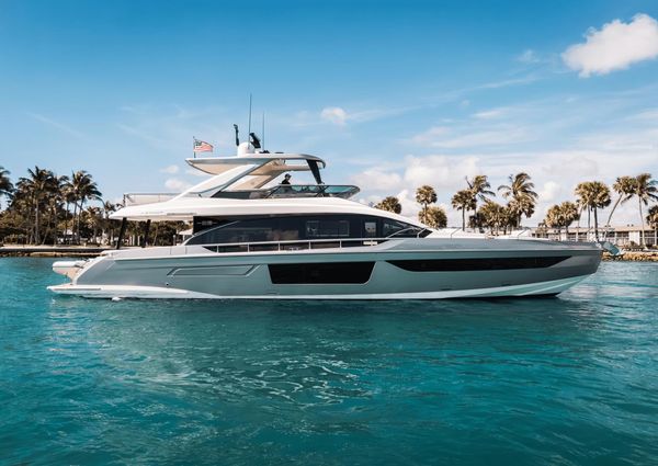 Azimut 68 image