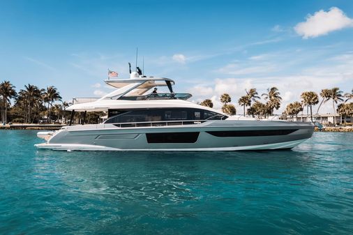 Azimut 68 image