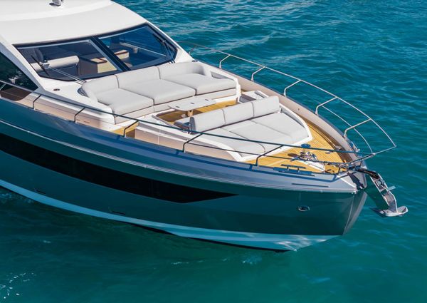 Azimut 68 image