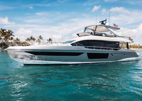 Azimut 68 image