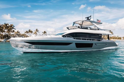 Azimut 68 image