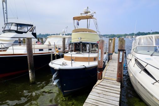 Ranger Tugs R-31 image