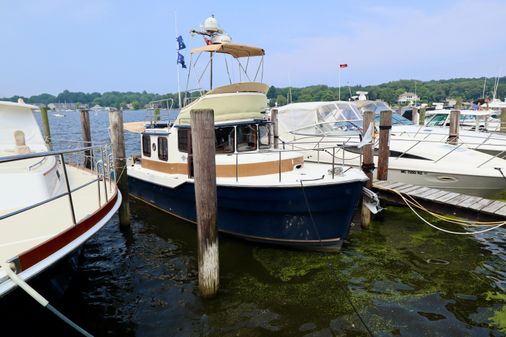 Ranger Tugs R-31 image