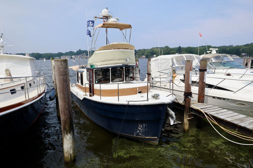 Ranger Tugs R-31 image