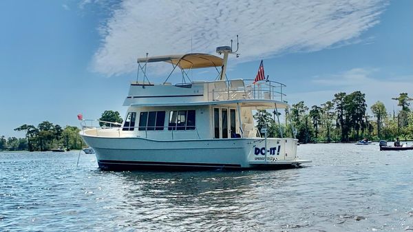 Mainship 40 Trawler