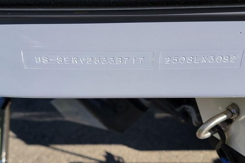 Sea Ray 250 SLX image