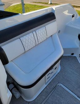 Sea-ray 250-SLX image