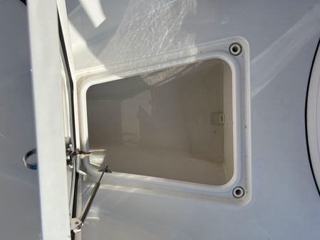 Sportsman Heritage 251 Center Console image
