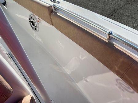 Sportsman Heritage 251 Center Console image