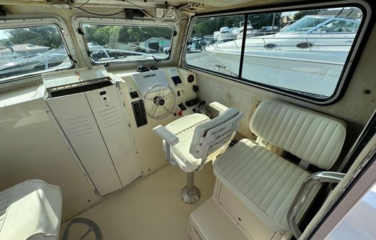 Parker 2520-DEEP-VEE-SPORT-CABIN image