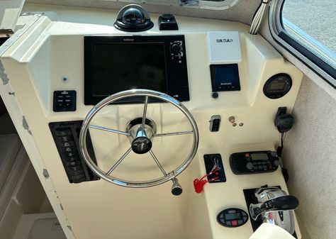 Parker 2520-DEEP-VEE-SPORT-CABIN image