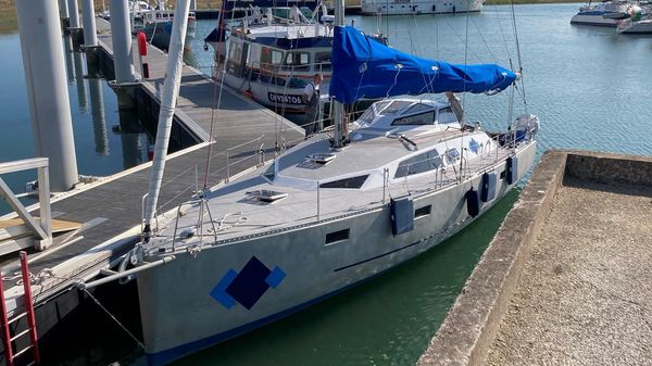 Custom Construction Naval Voisin - Tempo 40 – Lifting Keel 