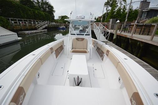 Fountain 38-CENTER-CONSOLE image