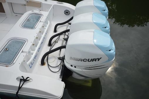Fountain 38-CENTER-CONSOLE image