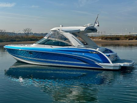 Formula 330 Crossover Bowrider image