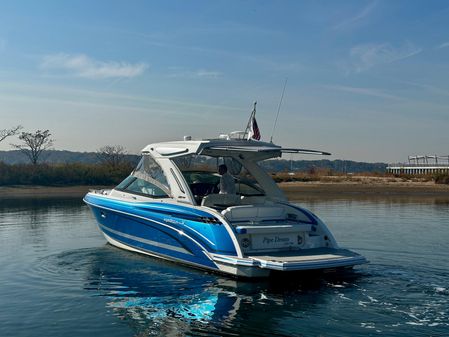 Formula 330 Crossover Bowrider image