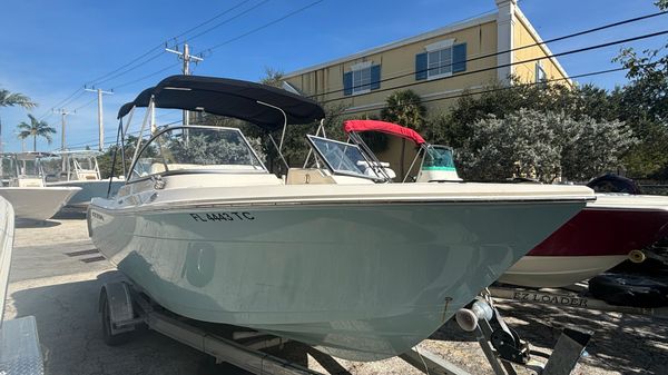 Cobia 220 Dual Console 